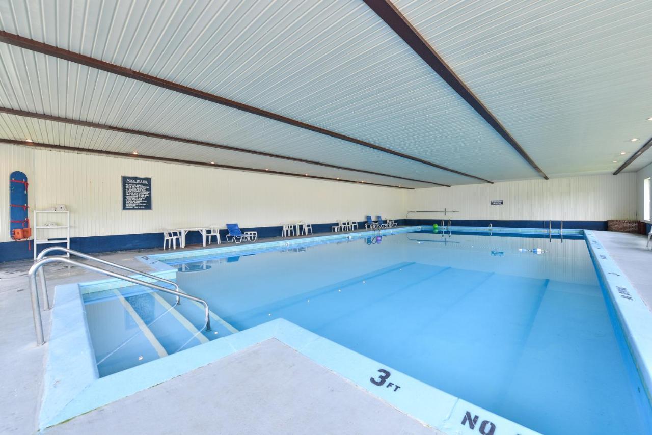 Travelodge By Wyndham Mackinaw City Buitenkant foto